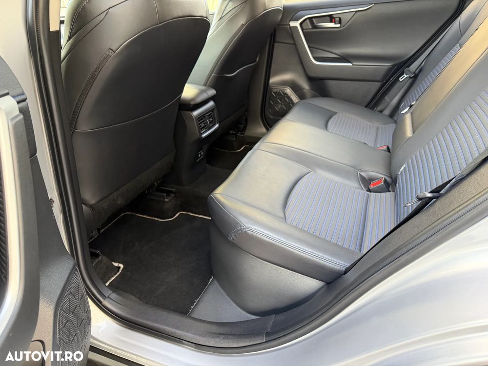 Toyota RAV4 - 18