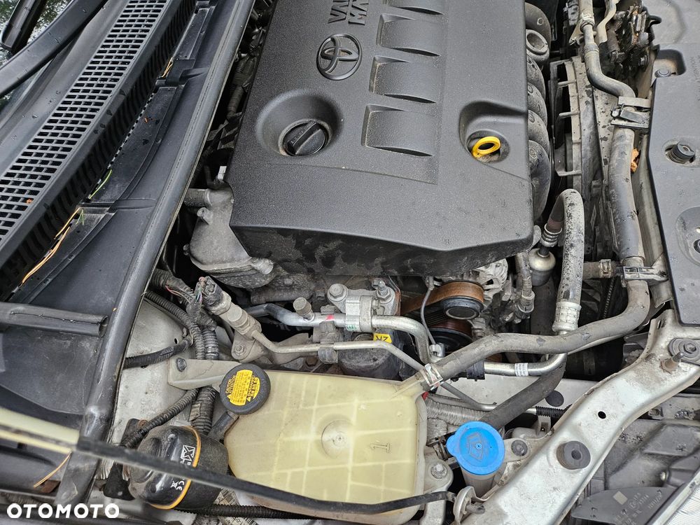Toyota Avensis 1.8 Premium EU5 MS - 33