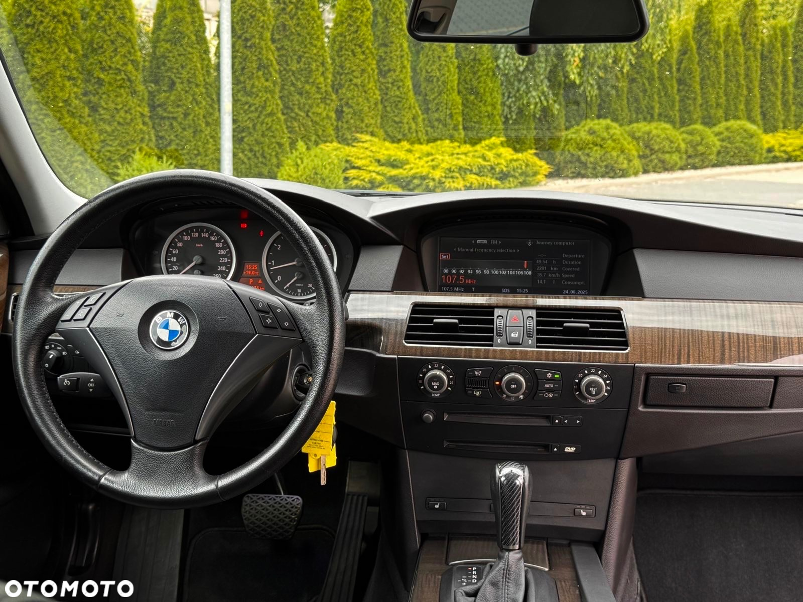 BMW Seria 5 545i - 31