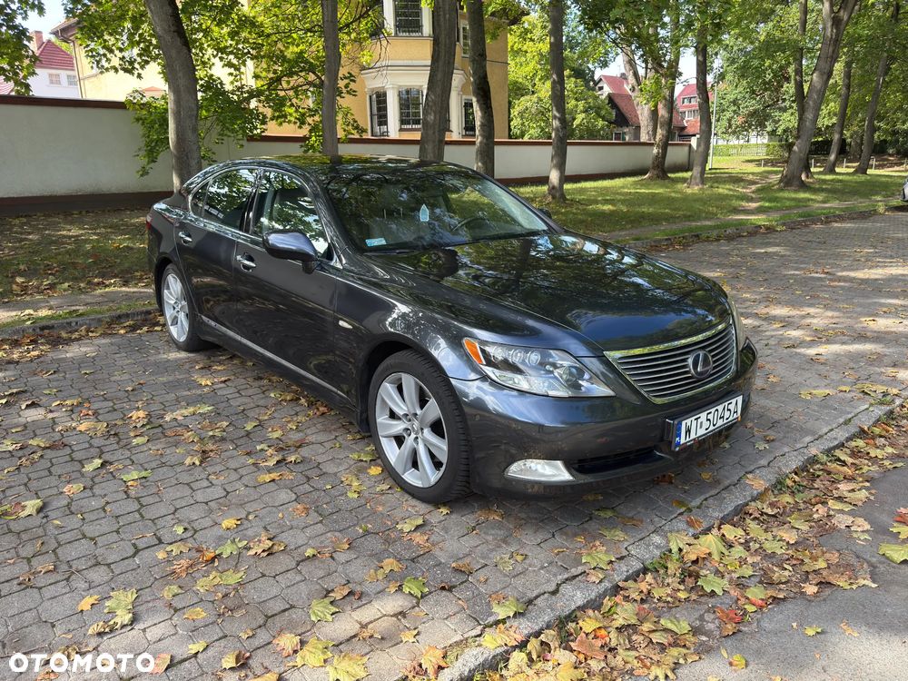 Lexus LS 600h Prestige - 11