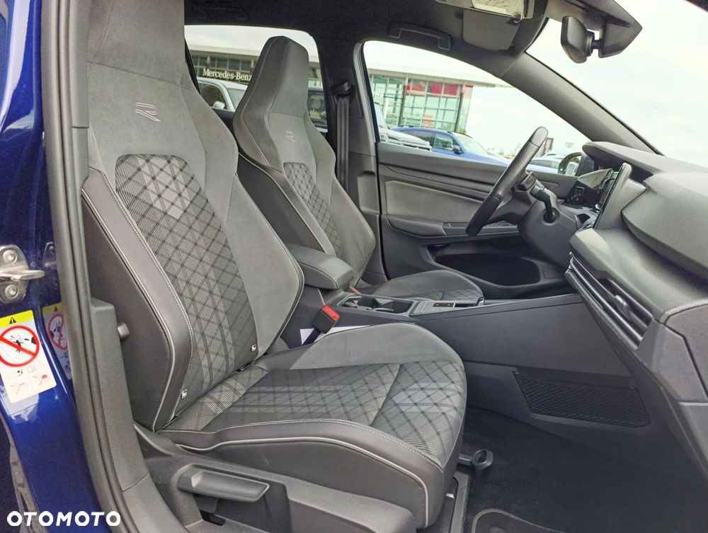 Volkswagen Golf VIII 1.5 eTSI EVO R-Line DSG - 20