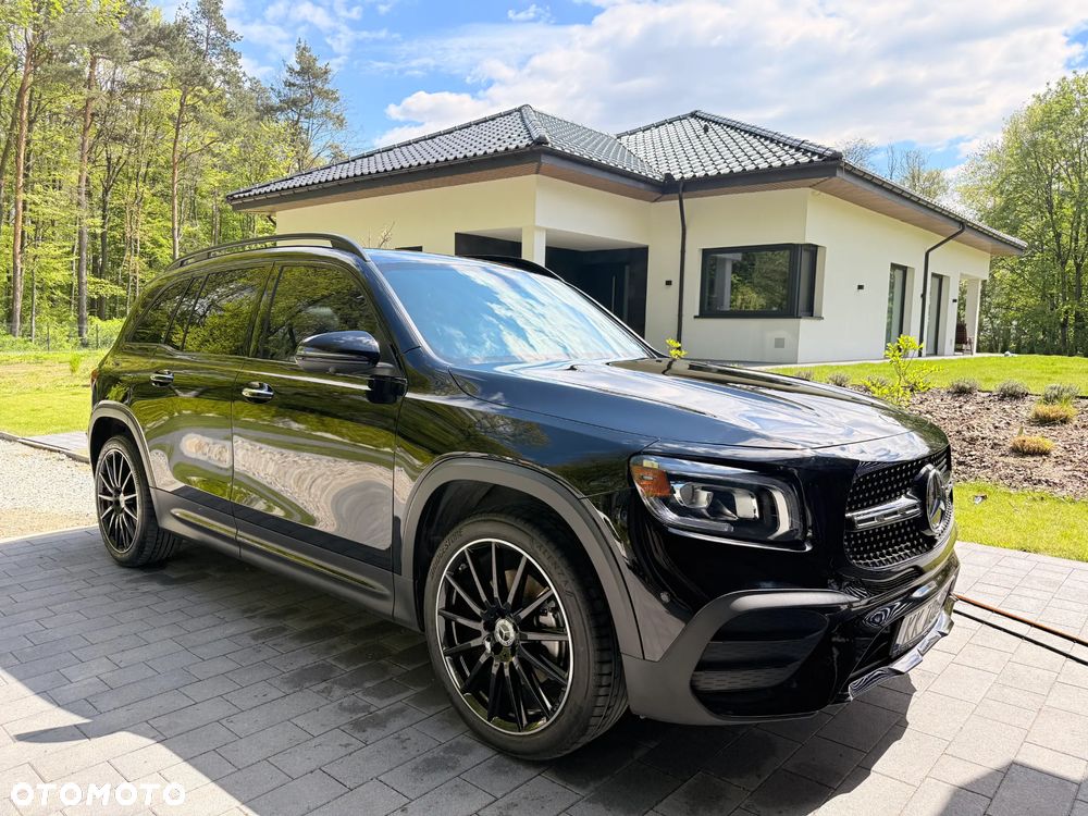 Mercedes-Benz GLB - 1