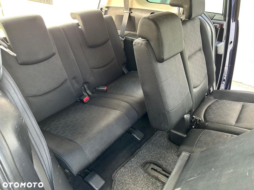 Mazda 5 - 8