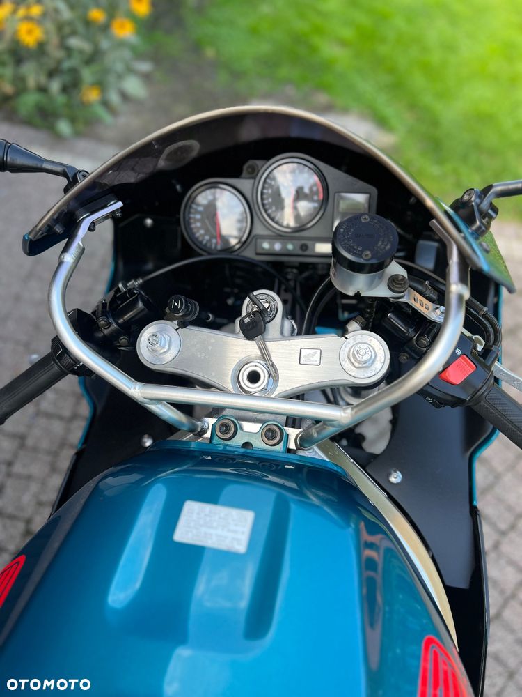 Honda CBR - 18