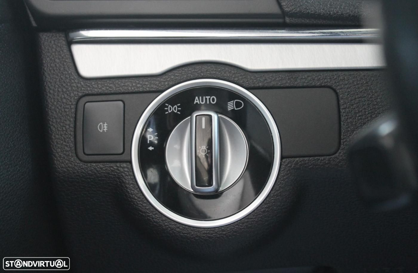 Mercedes-Benz E 250 CGi Avantgarde BlueEfficiency Auto - 26