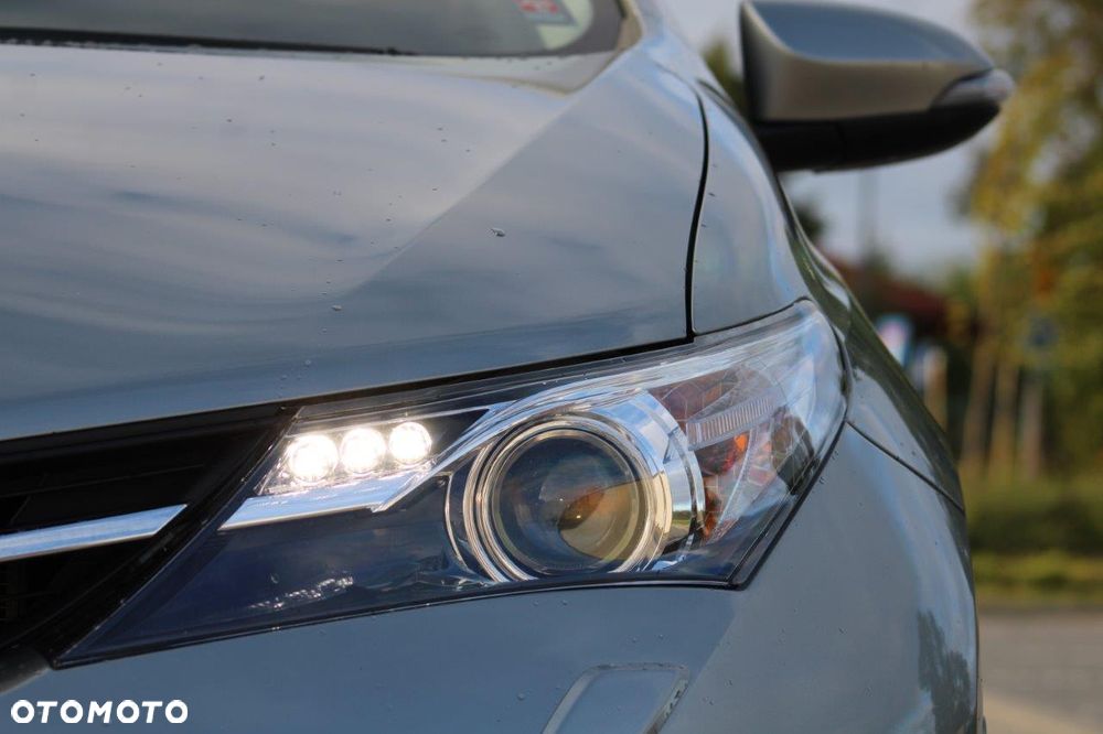Toyota Auris 1.6 Valvematic Executive - 29