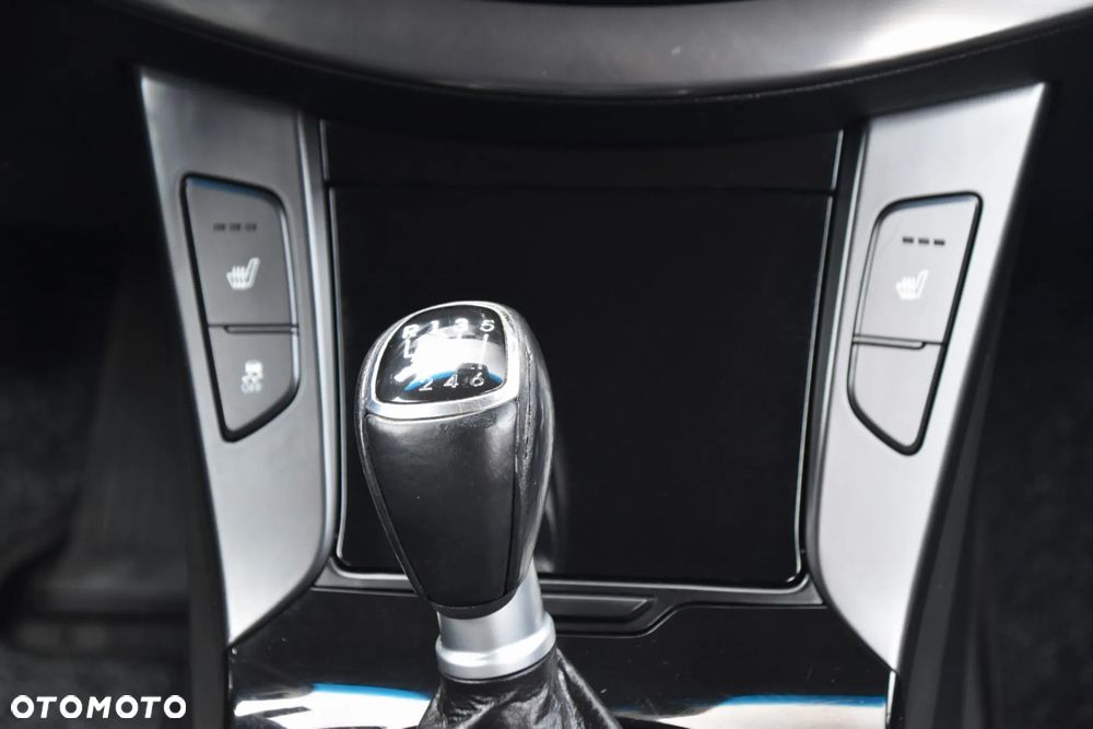 Hyundai i40 i40cw 1.7 CRDi Fifa World Cup Edition - 20