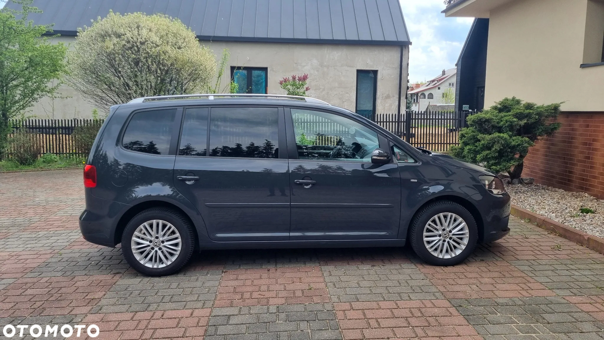 Volkswagen Touran - 3