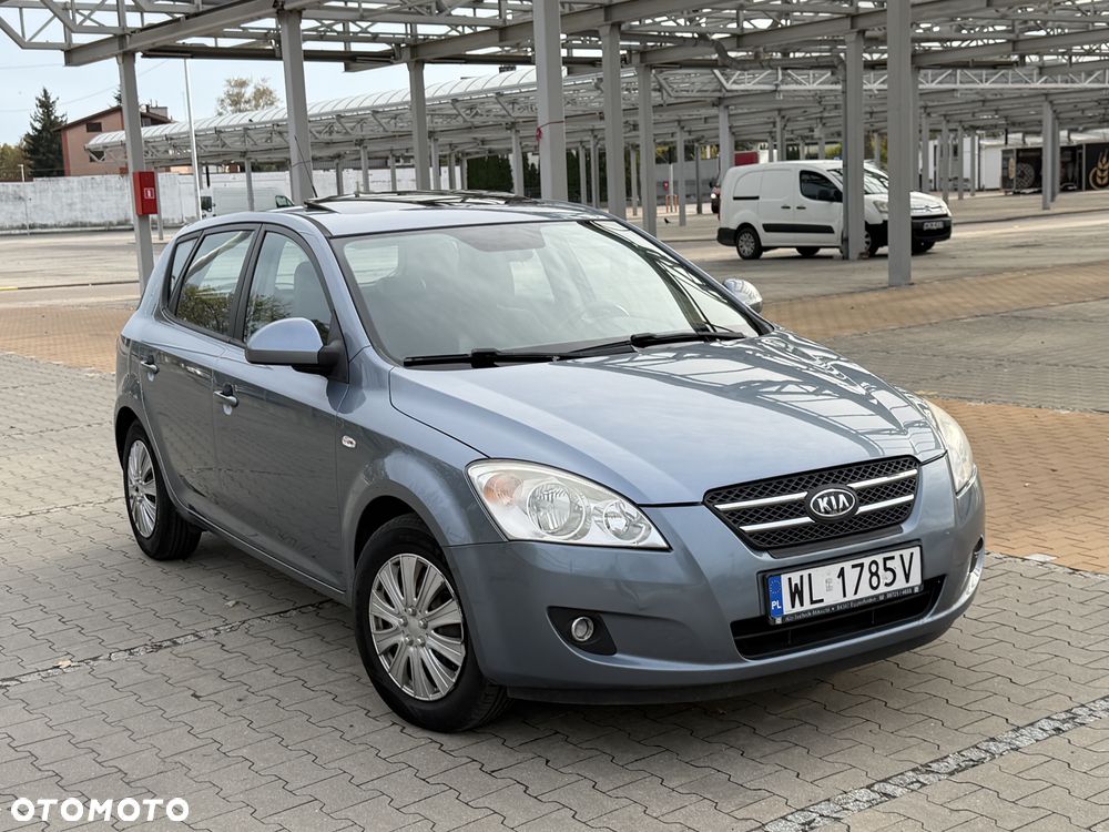 Kia Ceed - 1