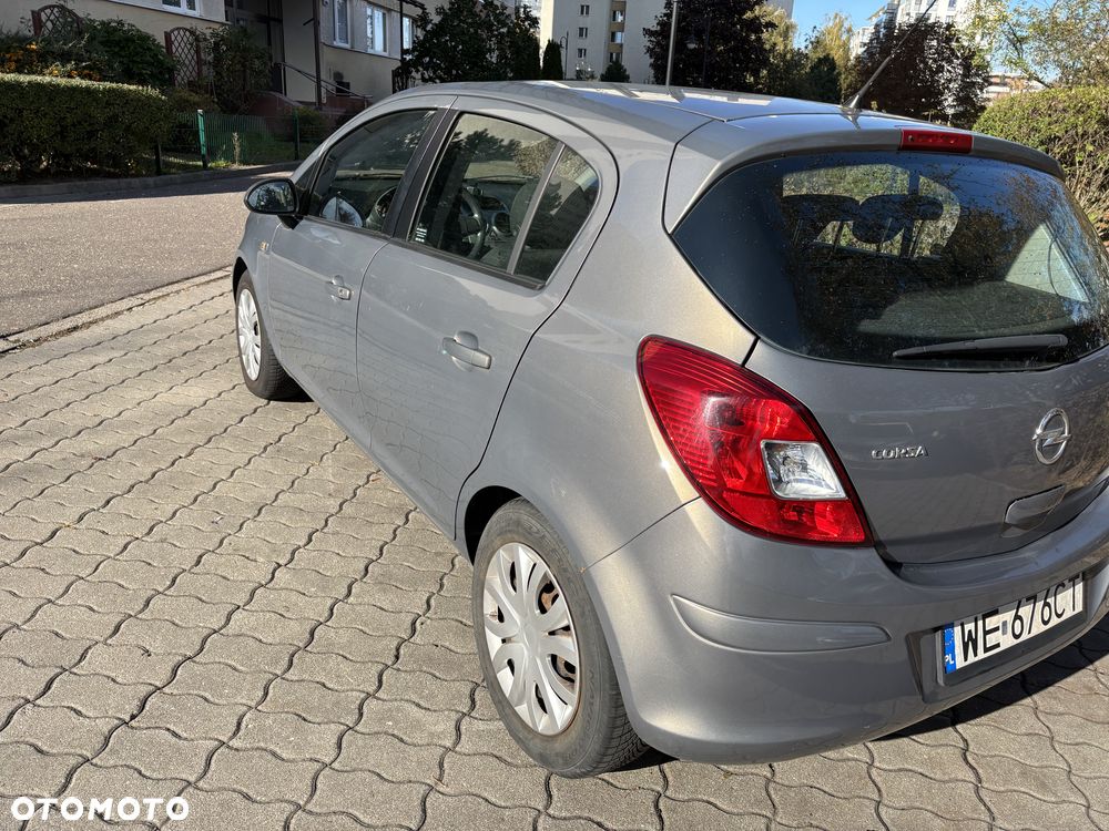 Opel Corsa 1.2 16V Cosmo - 4