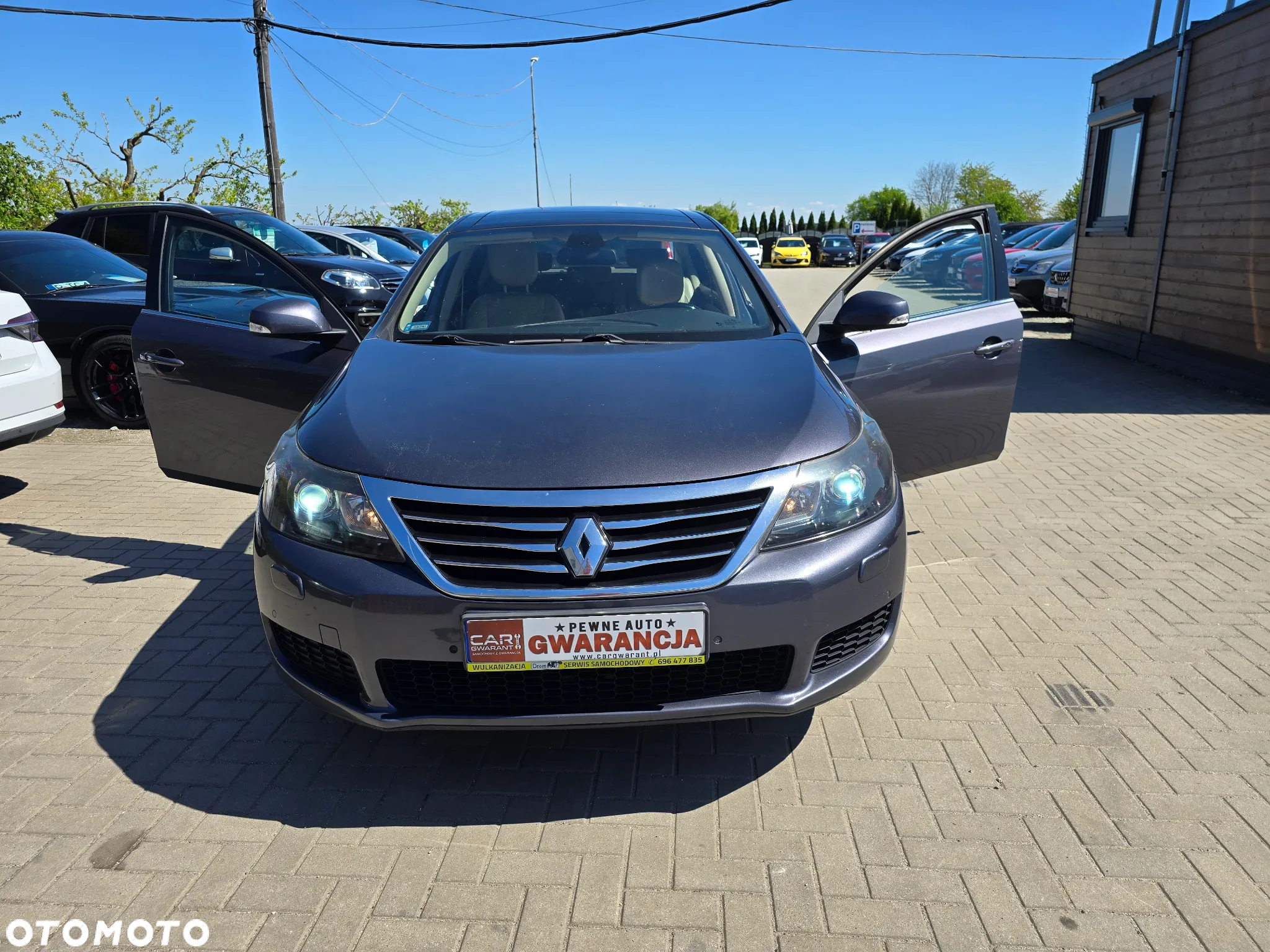 Renault Latitude V6 dCi 240 FAP - 24