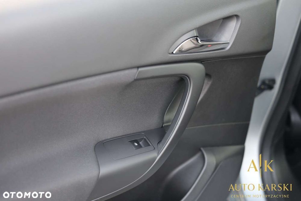 Opel Insignia - 36