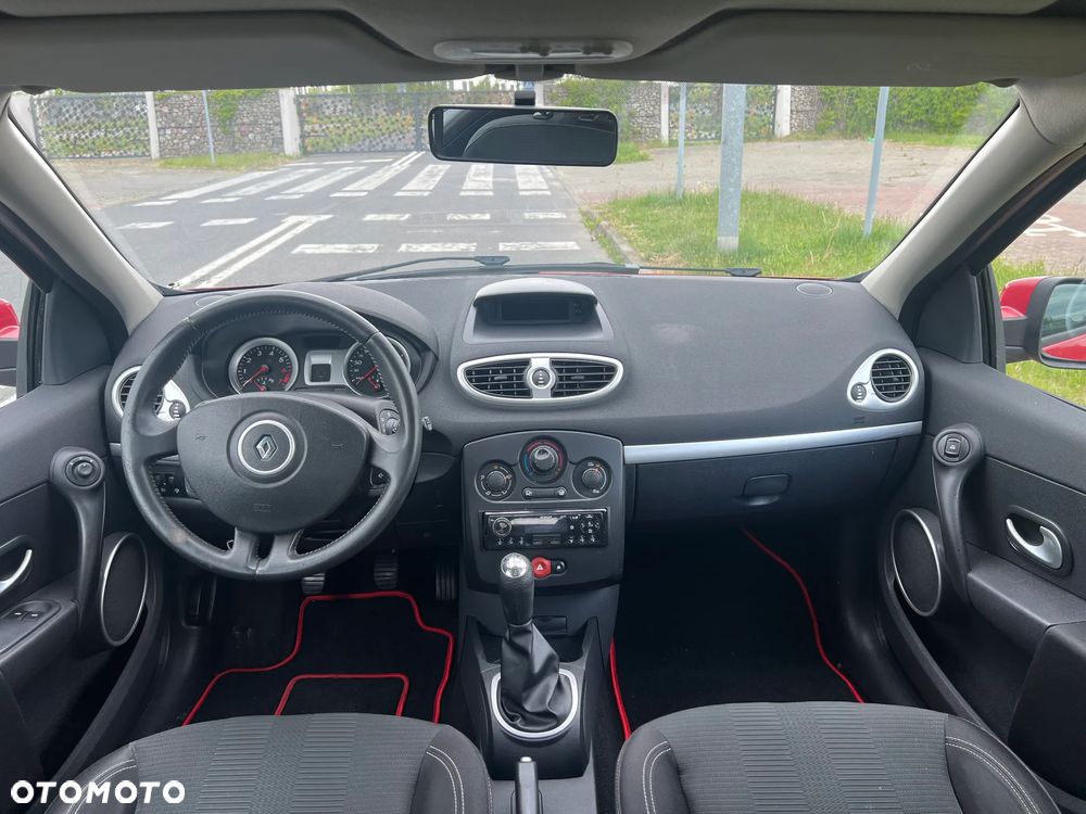 Renault Clio - 8