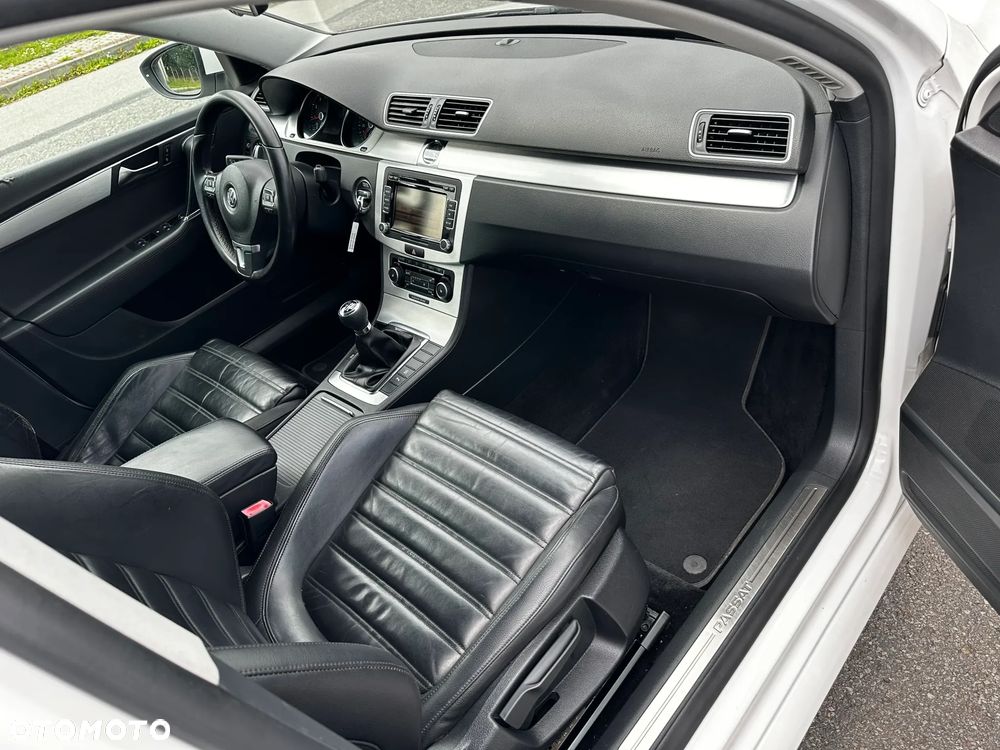 Volkswagen Passat 1.8 TSI Highline - 11