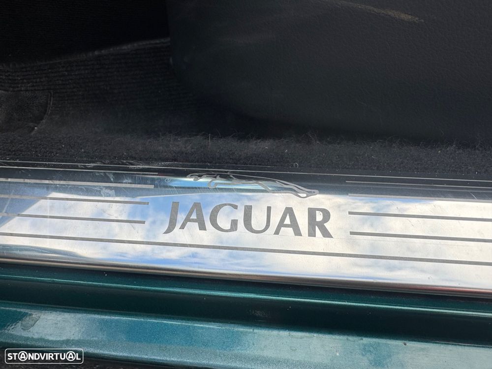 Jaguar XJ - 25