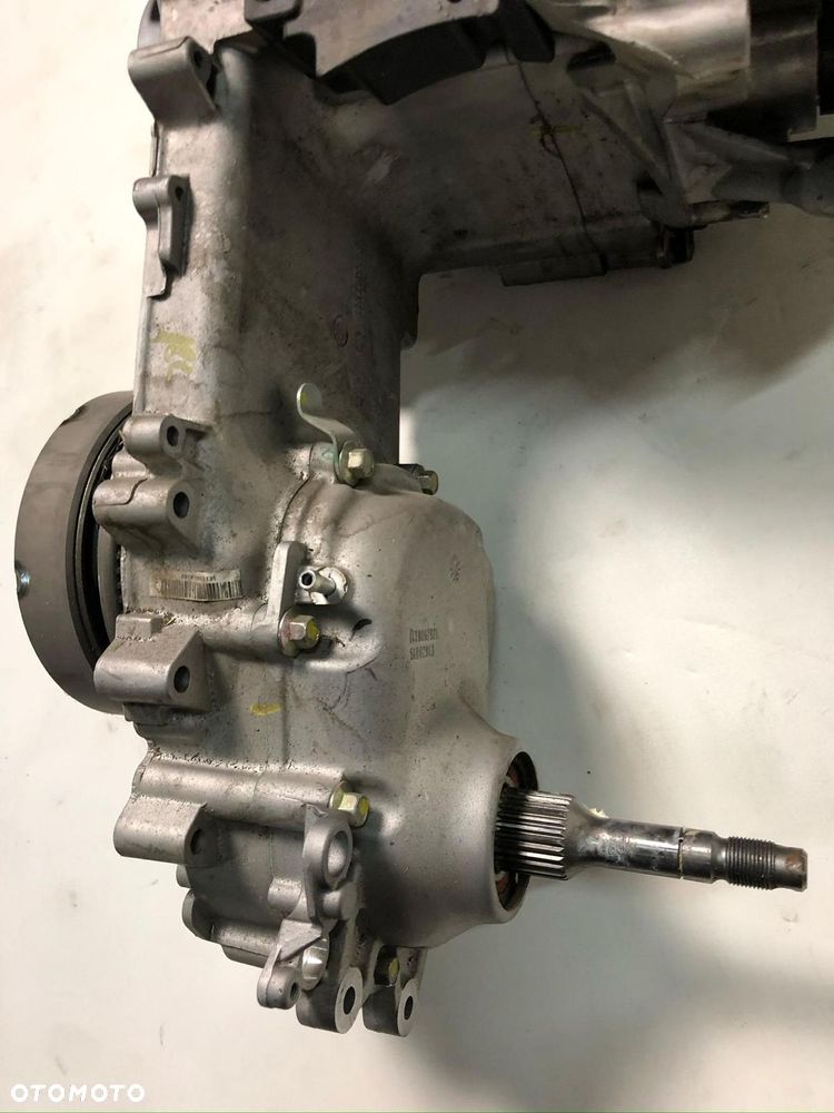 PIAGGIO Vespa GTS Medley 125 I-GET Silnik - 6