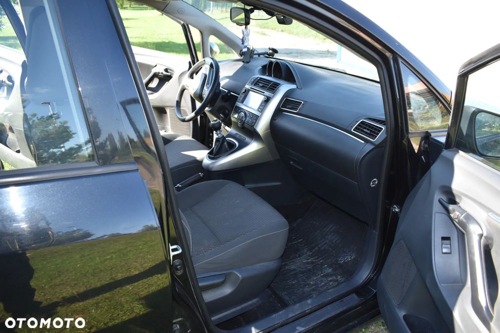 Toyota Verso 1.8 Premium 7os - 21