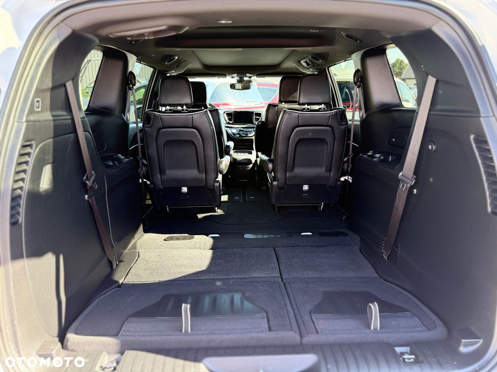Chrysler Pacifica - 16
