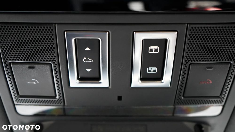 Land Rover Defender 3.0 D350 mHEV X-Dynamic HSE - 26