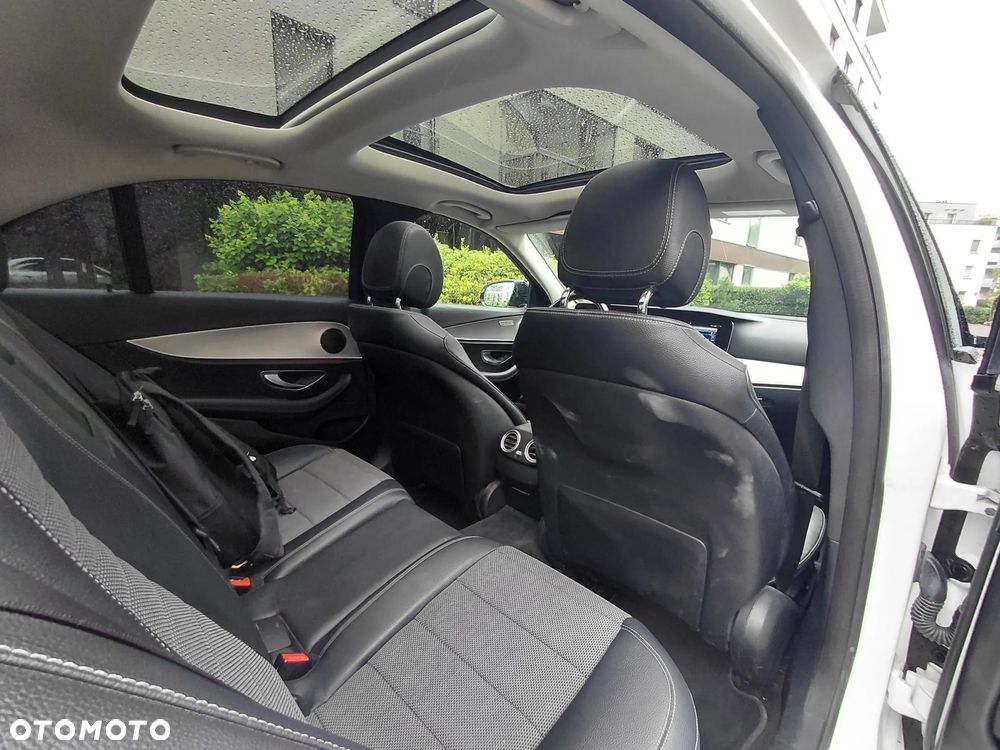 Mercedes-Benz Klasa E 220 d 9G-TRONIC - 23
