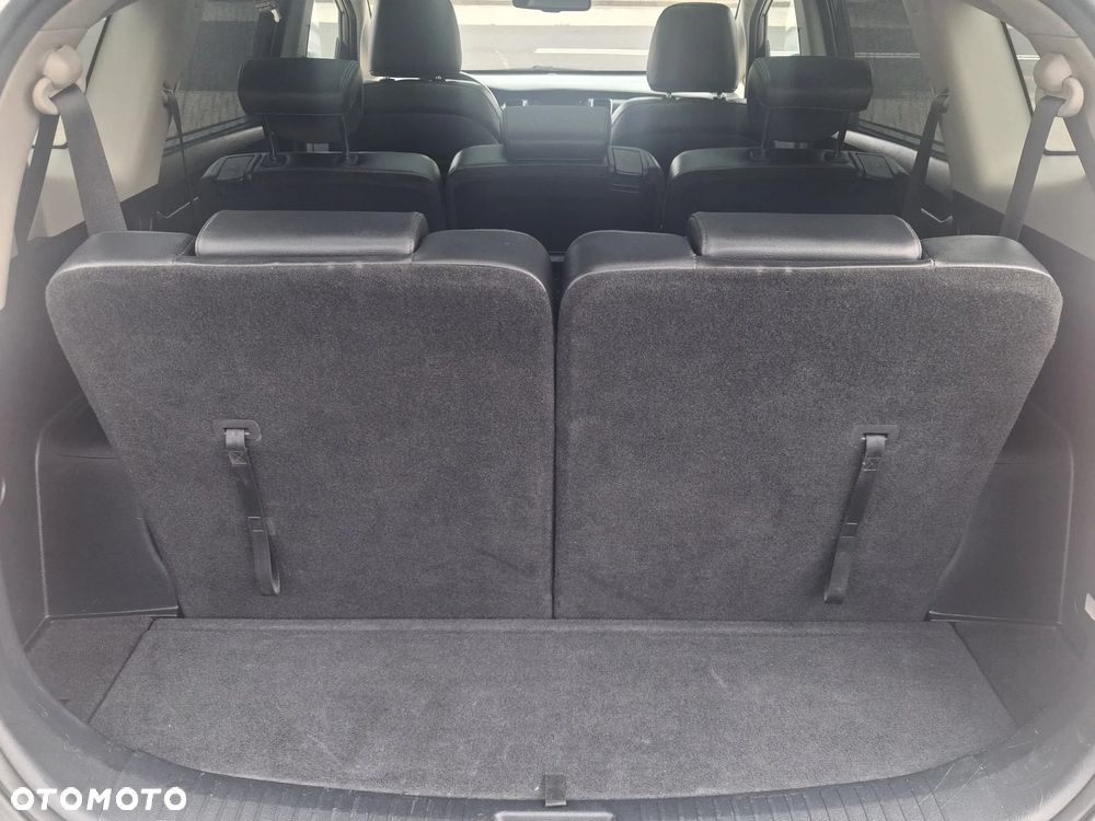 Kia Carens 1.7 CRDi 136 Fifa World Cup Edition - 24