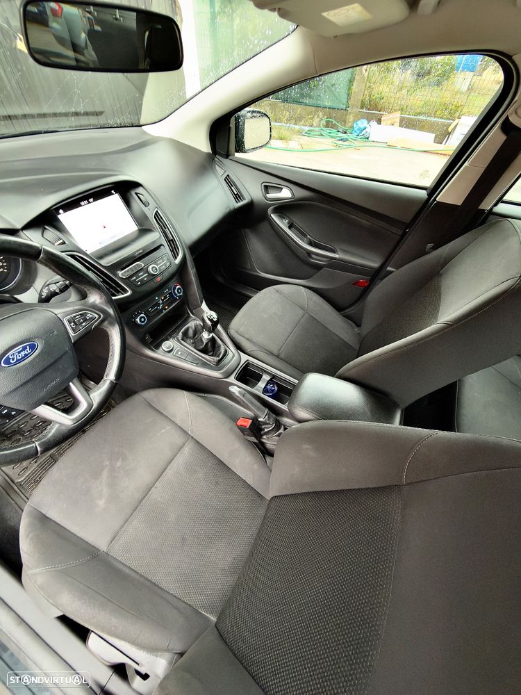 Ford Focus SW 1.5 TDCi EcoBlue Business - 13
