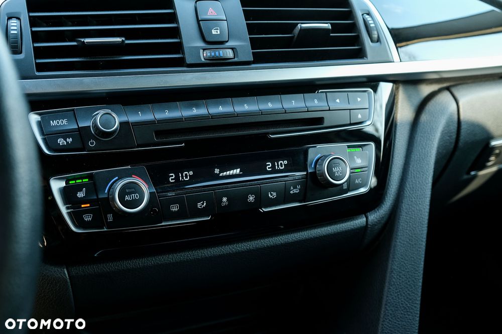 BMW Seria 3 318d Sport Line Shadow - 28