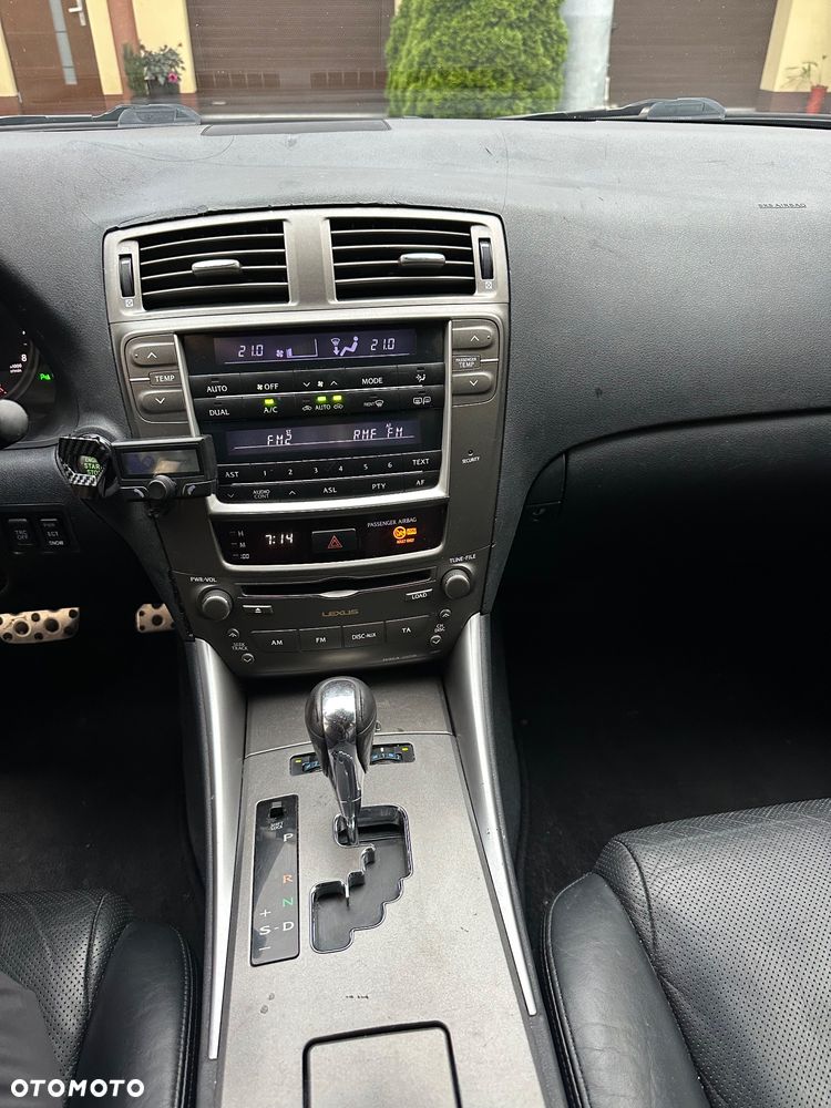 Lexus IS 250 Sport - 16