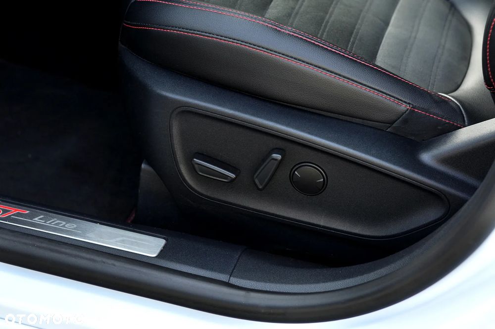 Ford Kuga 1.5 EcoBoost FWD ST-Line X - 20