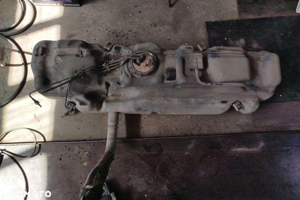 zbiornik paliwa kompletny + pompa paliwa  do Vw Crafter I 06- Mercedes Sprinter W906 06- 906 - 2