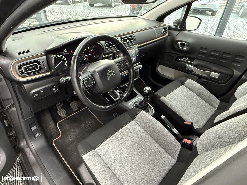 Citroën C3 1.2 PureTech Shine Pack — fotografia 11