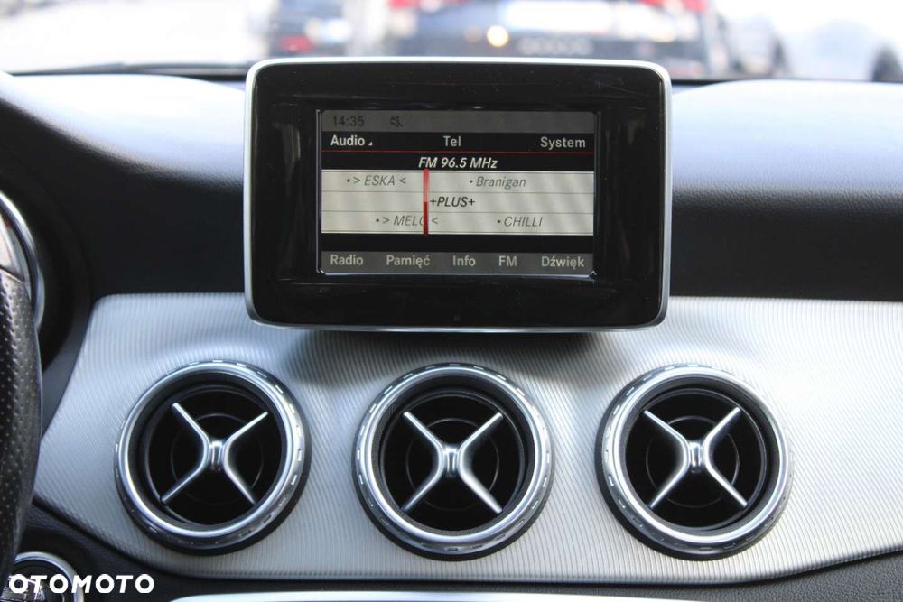 Mercedes-Benz GLA - 31