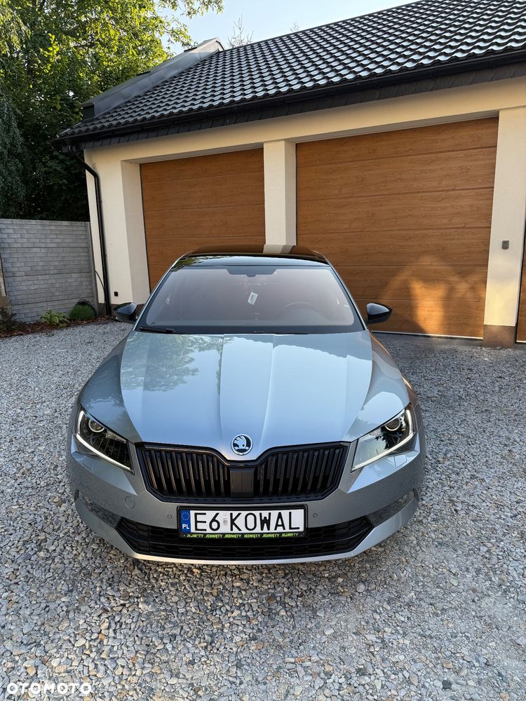 Skoda Superb 2.0 TDI SCR 4x4 Sportline DSG - 4