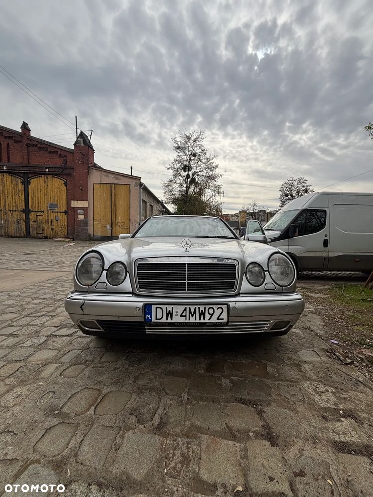 Mercedes-Benz Klasa E - 1