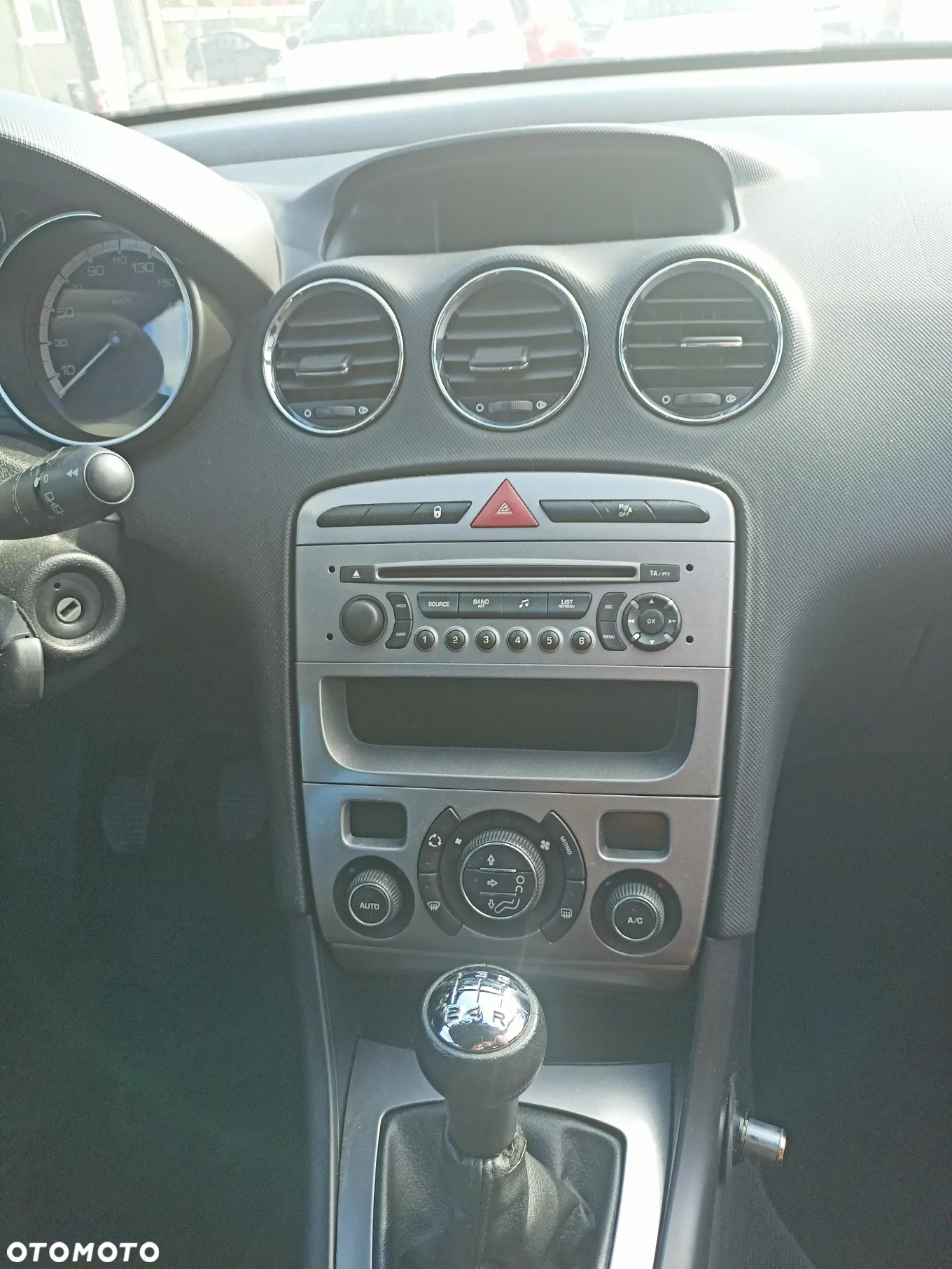 Peugeot 308 - 8