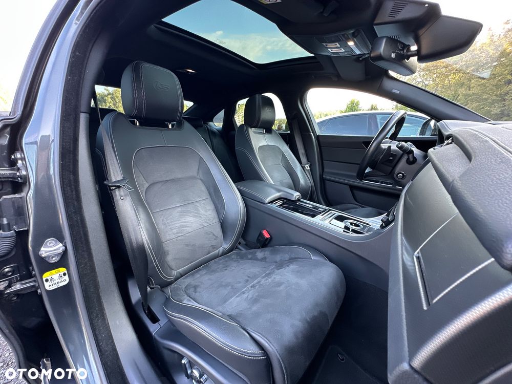Jaguar XF S AWD - 29