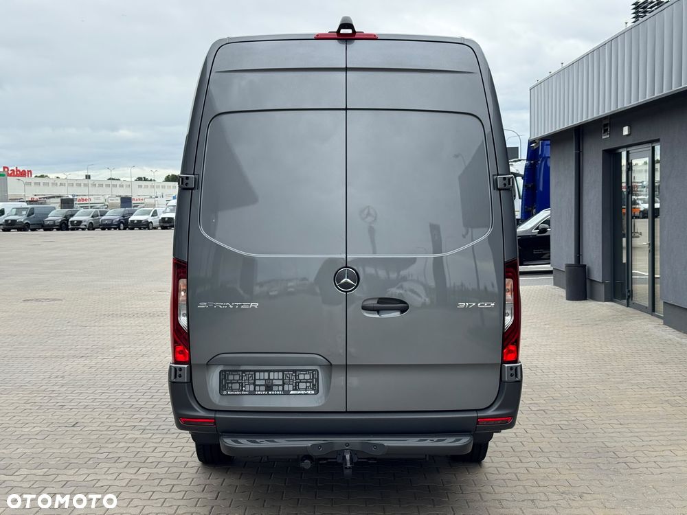 Mercedes-Benz Sprinter - 7