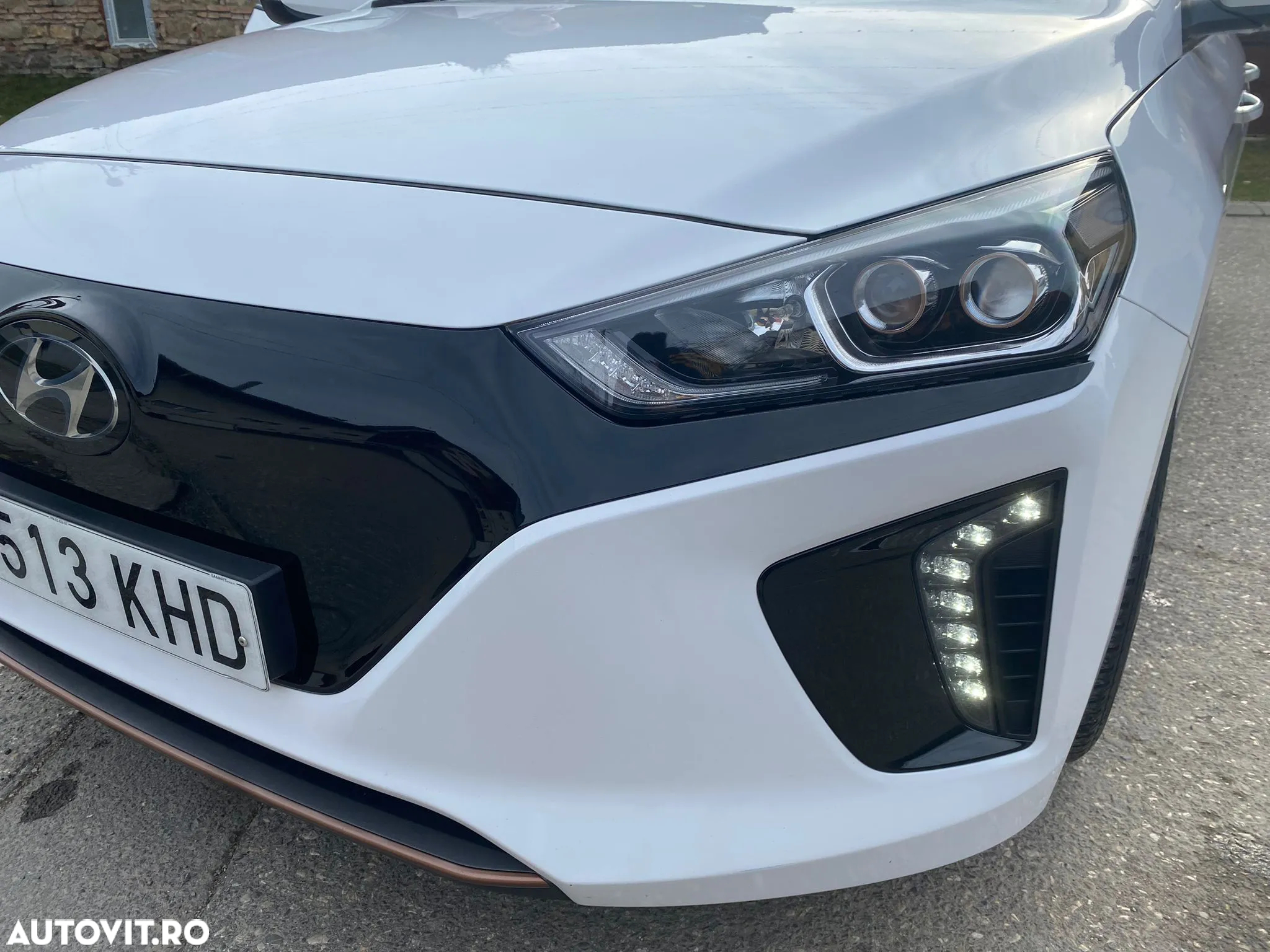 Hyundai IONIQ - 17
