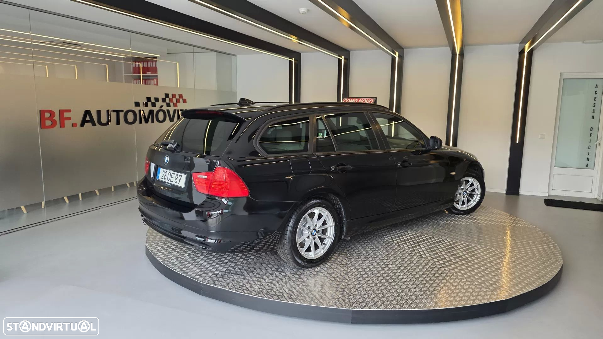 BMW 318 d Touring Navigation Sport - 4