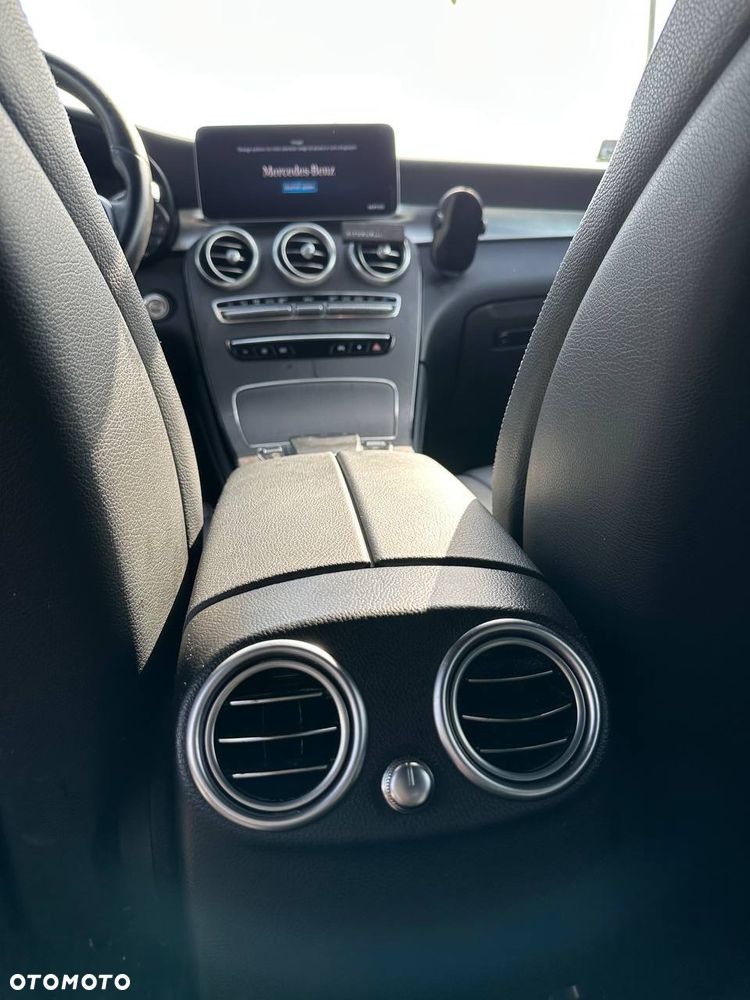Mercedes-Benz GLC Coupe 200 - 8