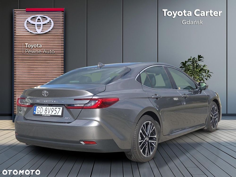Toyota Camry - 6