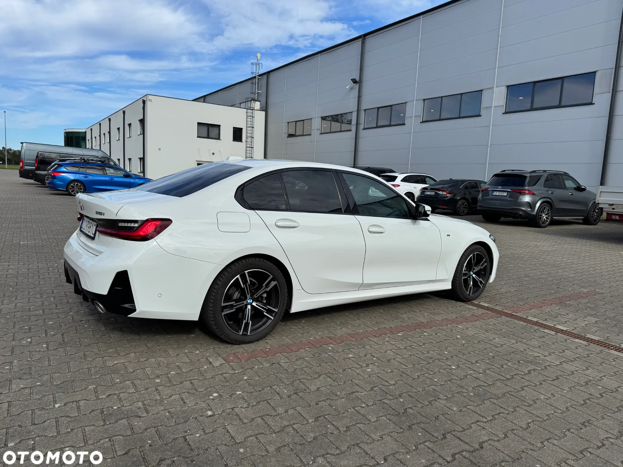 BMW Seria 3 318i - 9