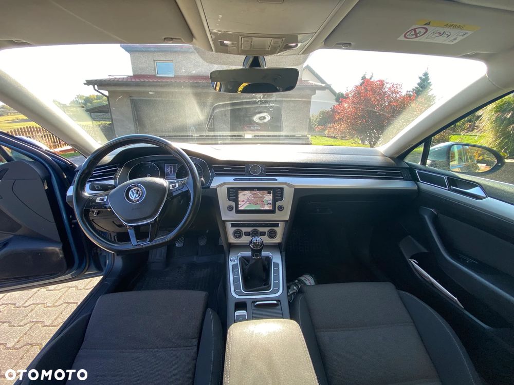 Volkswagen Passat - 8