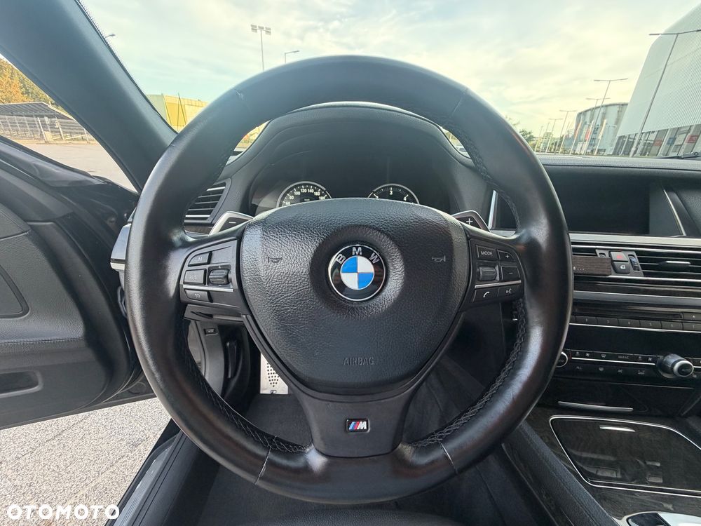 BMW Seria 7 730d xDrive - 26
