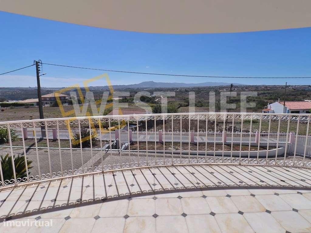 Moradia T5+1 para Arrendamento com Jardim, Garagem Ampla e Vista Pr... - Grande imagem: 5/24