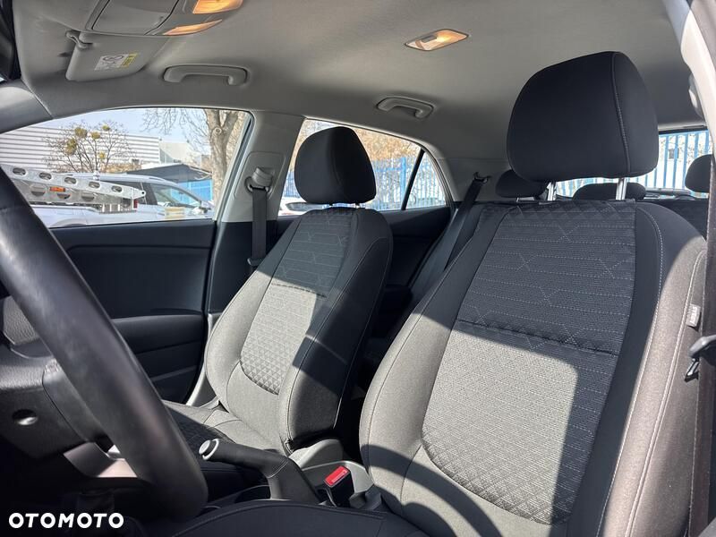 Kia Rio - 15
