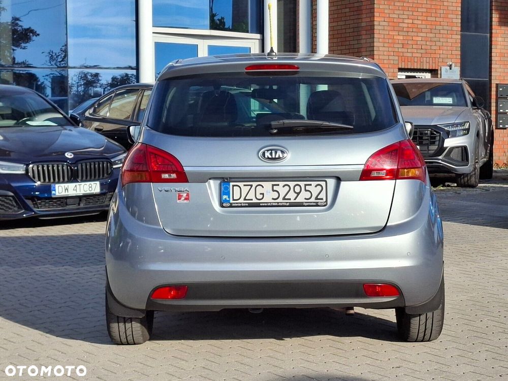 Kia Venga - 4