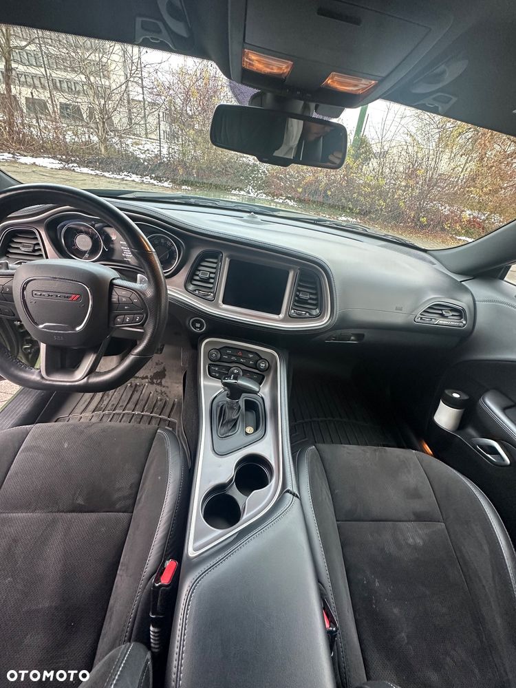 Dodge Challenger 5.7 R/T - 8