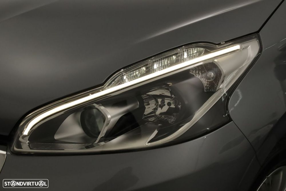 Peugeot 208 1.2 PureTech Signature - 6