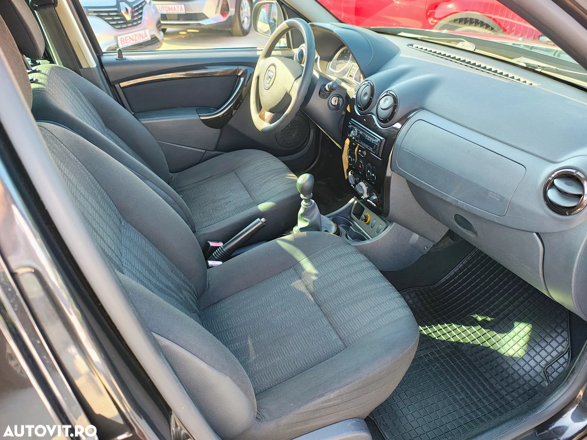 Dacia Duster 1.5 dCi 4x2 Laureate - 6